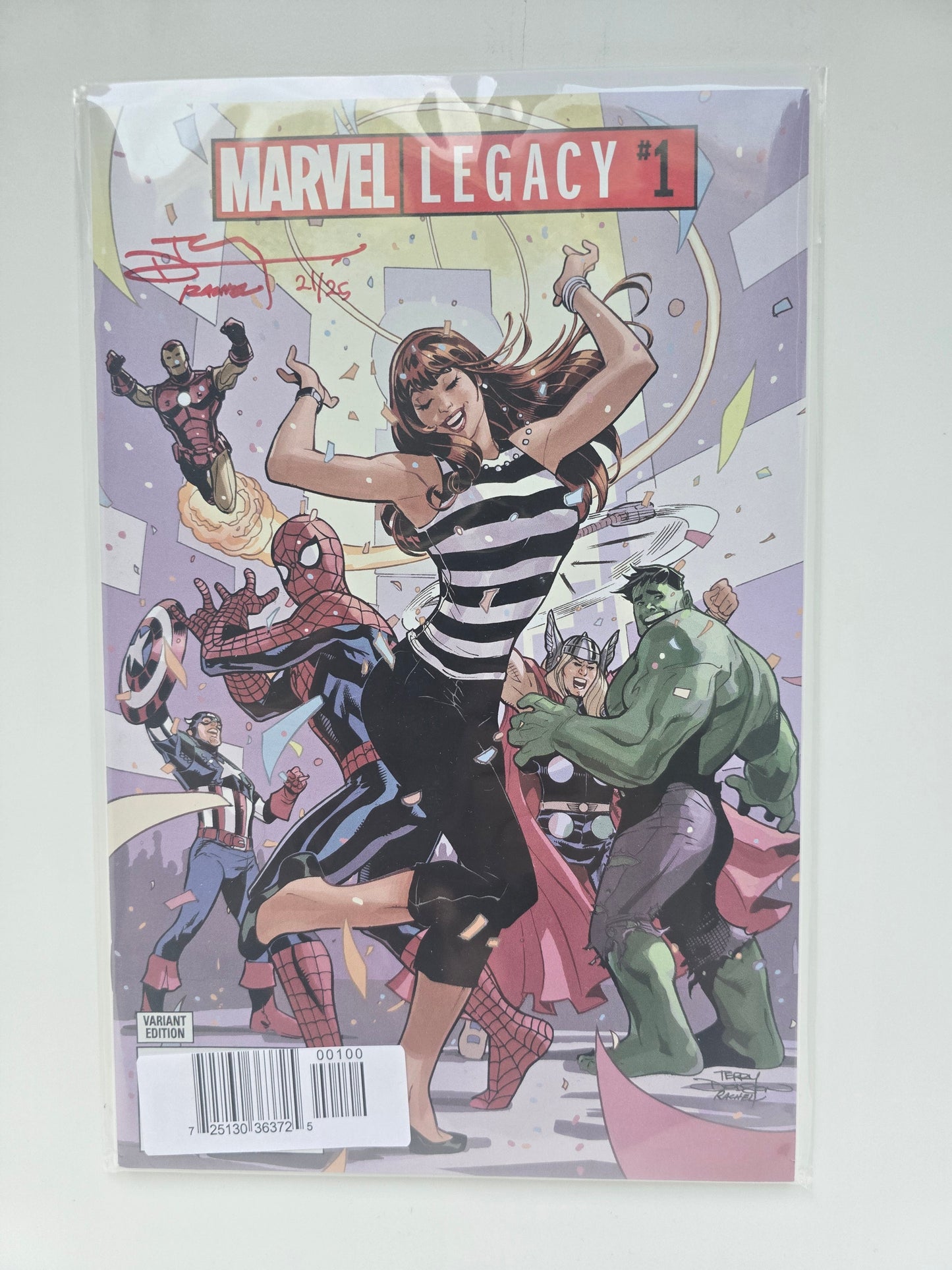 SIGNED!! MARVEL LEGACY #1 (+TICKET AUTH)  ULTRA-LIMITED CRIMSON RED SIGNATURE SERIES SIGNED BY TERRY AND RACHEL DODSON